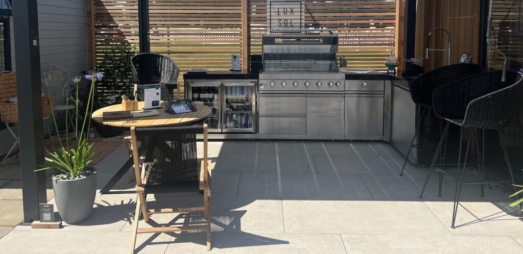 Paving: The Best of Both Worlds at RHS Tatton Park Flower Show